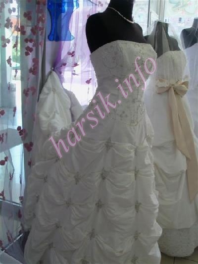 Wedding dress 476609883